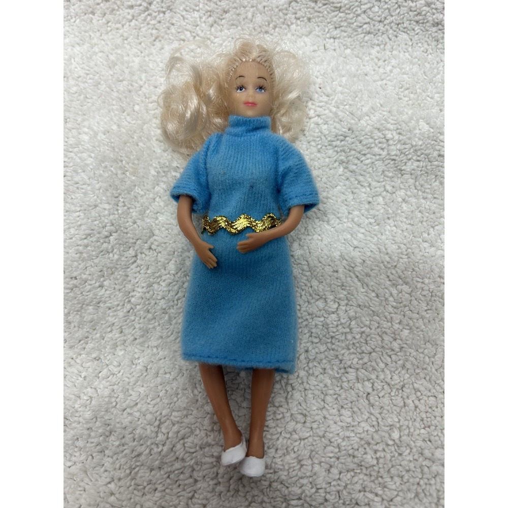 Dollhouse Woman Miniature Mother Blonde 1:12 Fashion Doll